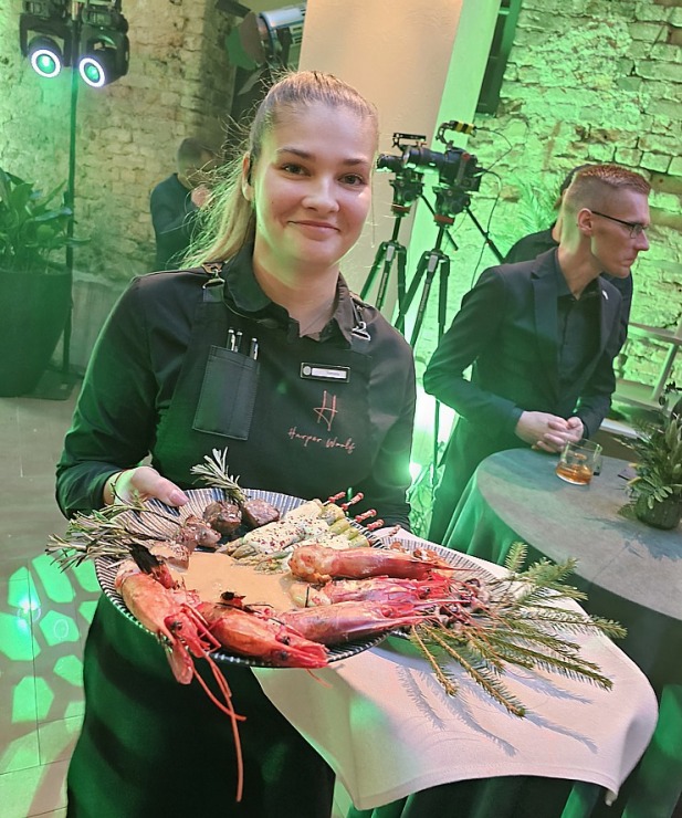 Ar grandiozu pasākumu «Four Senses of Nature» pēc renovācijas piesakās Vecrīgas 5 zvaigžņu viesnīca «Pullman Riga Old Town Hotel» 377867