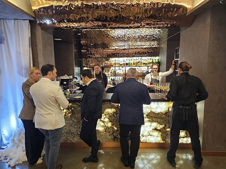 Ar grandiozu pasākumu «Four Senses of Nature» pēc renovācijas piesakās Vecrīgas 5 zvaigžņu viesnīca «Pullman Riga Old Town Hotel» 377875