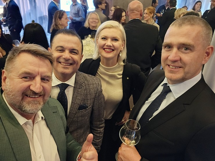 Ar grandiozu pasākumu «Four Senses of Nature» pēc renovācijas piesakās Vecrīgas 5 zvaigžņu viesnīca «Pullman Riga Old Town Hotel» 377883