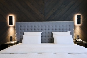 Skati Vecrīgas viesnīcas «Pullman Riga Old Town Hotel» telpas un jauno dizainu pēc renovācijas 38