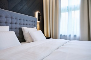 Skati Vecrīgas viesnīcas «Pullman Riga Old Town Hotel» telpas un jauno dizainu pēc renovācijas 39