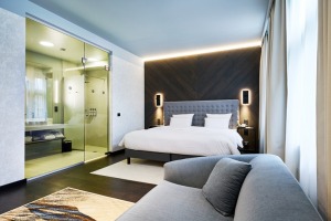Skati Vecrīgas viesnīcas «Pullman Riga Old Town Hotel» telpas un jauno dizainu pēc renovācijas 41