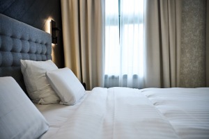 Skati Vecrīgas viesnīcas «Pullman Riga Old Town Hotel» telpas un jauno dizainu pēc renovācijas 46