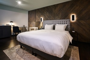Skati Vecrīgas viesnīcas «Pullman Riga Old Town Hotel» telpas un jauno dizainu pēc renovācijas 58