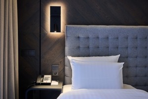 Skati Vecrīgas viesnīcas «Pullman Riga Old Town Hotel» telpas un jauno dizainu pēc renovācijas 69