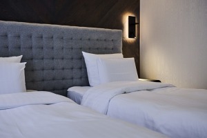 Skati Vecrīgas viesnīcas «Pullman Riga Old Town Hotel» telpas un jauno dizainu pēc renovācijas 70