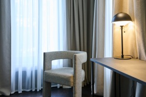 Skati Vecrīgas viesnīcas «Pullman Riga Old Town Hotel» telpas un jauno dizainu pēc renovācijas 73