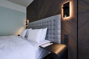 Skati Vecrīgas viesnīcas «Pullman Riga Old Town Hotel» telpas un jauno dizainu pēc renovācijas 75