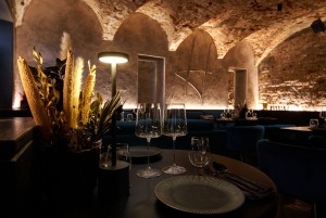 Skati Vecrīgas viesnīcas «Pullman Riga Old Town Hotel» telpas un jauno dizainu pēc renovācijas 87