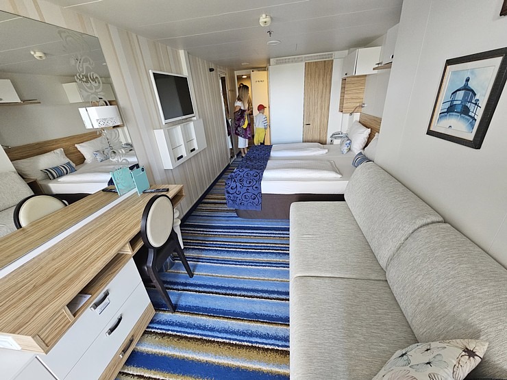Rīgas ostā pirmoreiz ieradies vācu kompānijas «TUI Cruises» kruīza kuģis «Mein Schiff 3» 378015