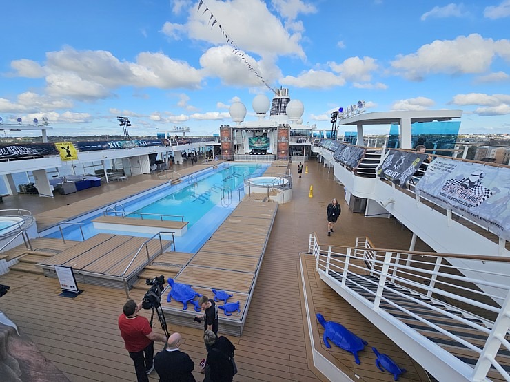 Rīgas ostā pirmoreiz ieradies vācu kompānijas «TUI Cruises» kruīza kuģis «Mein Schiff 3» 378019