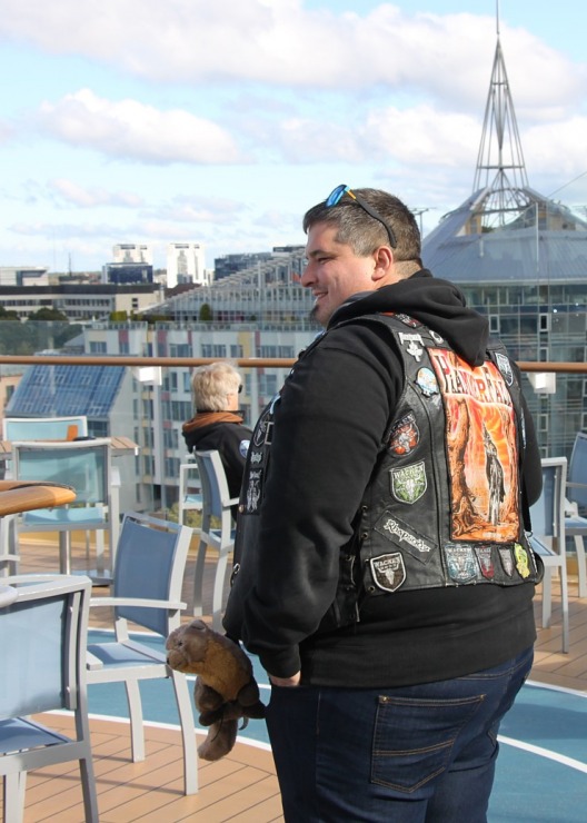Rīgas ostā pirmoreiz ieradies vācu kompānijas «TUI Cruises» kruīza kuģis «Mein Schiff 3» 378023