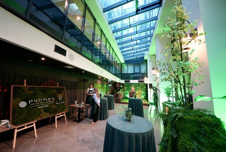 Daži foto mirkļi no «Pullman Riga Old Town Hotel» grandiozās ballītes pēc viesnīcas rekonstrukcijas. Foto: Paula Čurkste 378067