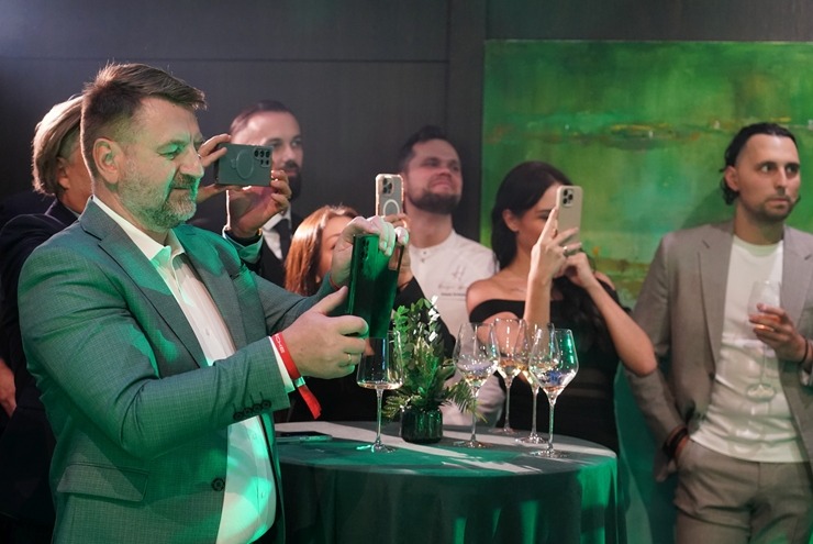 Daži foto mirkļi no «Pullman Riga Old Town Hotel» grandiozās ballītes pēc viesnīcas rekonstrukcijas. Foto: Paula Čurkste 378087