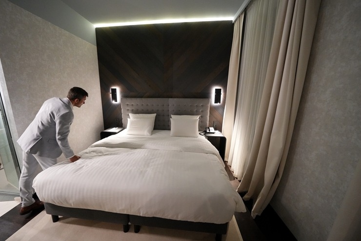 Daži foto mirkļi no «Pullman Riga Old Town Hotel» grandiozās ballītes pēc viesnīcas rekonstrukcijas. Foto: Paula Čurkste 378117
