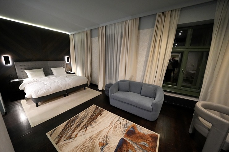 Daži foto mirkļi no «Pullman Riga Old Town Hotel» grandiozās ballītes pēc viesnīcas rekonstrukcijas. Foto: Paula Čurkste 378119