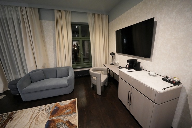 Daži foto mirkļi no «Pullman Riga Old Town Hotel» grandiozās ballītes pēc viesnīcas rekonstrukcijas. Foto: Paula Čurkste 378120