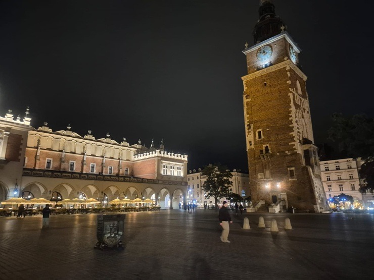 Travelnews.lv dodas vakara pastaigā pa burvīgo Krakovu 378178