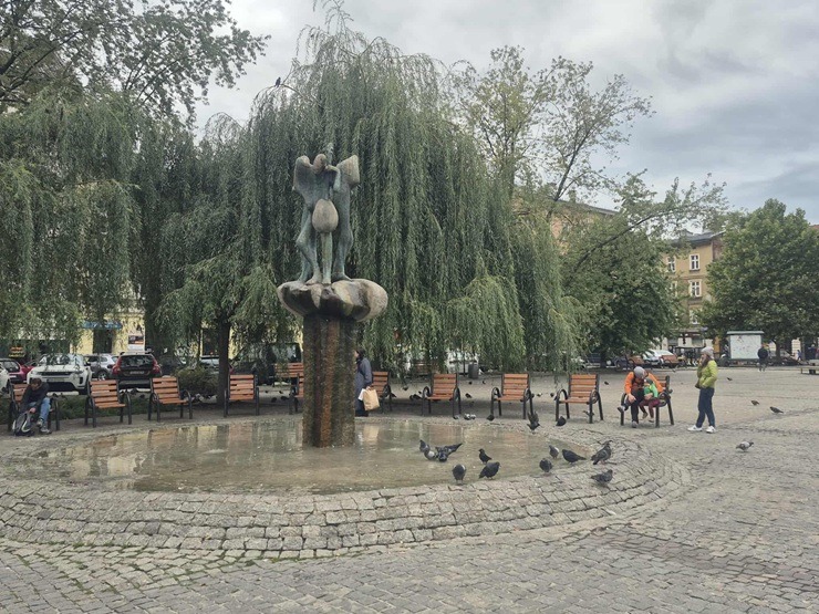 Travelnews.lv iejūk starp tūristiem un izbauda rudenīgo Krakovu 378221