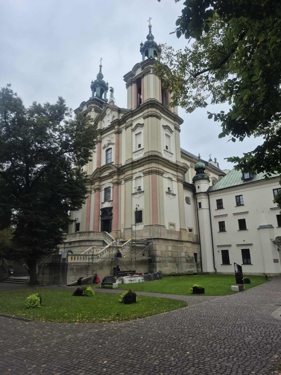 Travelnews.lv iejūk starp tūristiem un izbauda rudenīgo Krakovu 378227