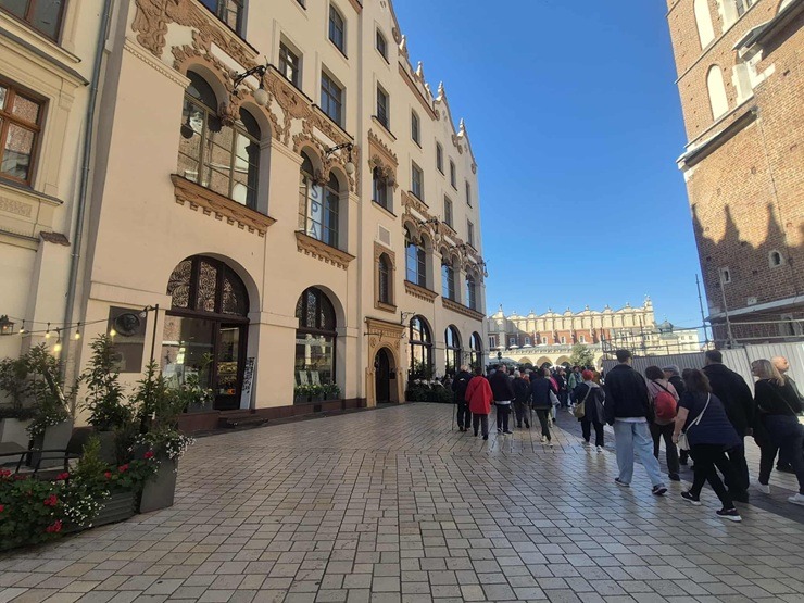 Travelnews.lv iejūk starp tūristiem un izbauda rudenīgo Krakovu 378211