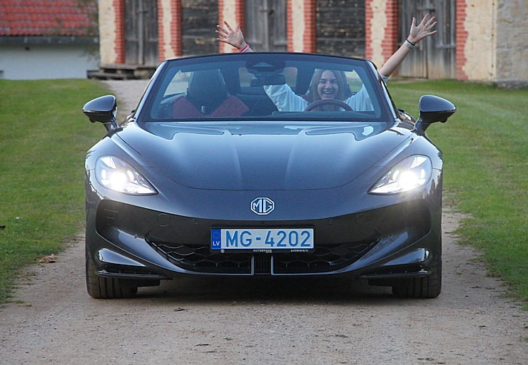 Ar jauno «MG Cyberster» apceļojam Turaidas muzejrezervātu sadarbībā ar «Autobrava» 378499
