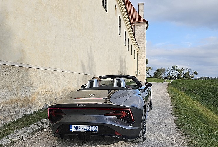 Ar jauno «MG Cyberster» apceļojam Bauskas pili sadarbībā ar «Autobrava» 378646