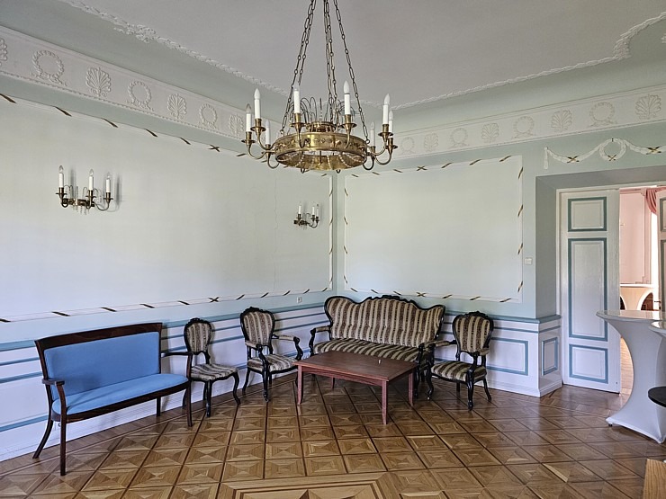 Apmeklējam Mētaguses muižas kompleksu, restorānu «Rosen» un spa viesnīcu «Von Roden spa». Sadarbībā «Active Travel» un Idaviru 378684