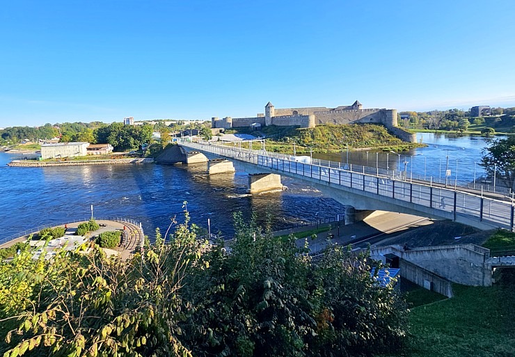 Nr.12 Aplūkojam Igaunijas - Krievijas robežu starp Narvu un Ivangorodu. Sadarbībā ar «Active Travel» un Idaviru 378819