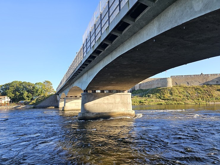 Nr.12 Aplūkojam Igaunijas - Krievijas robežu starp Narvu un Ivangorodu. Sadarbībā ar «Active Travel» un Idaviru 378825