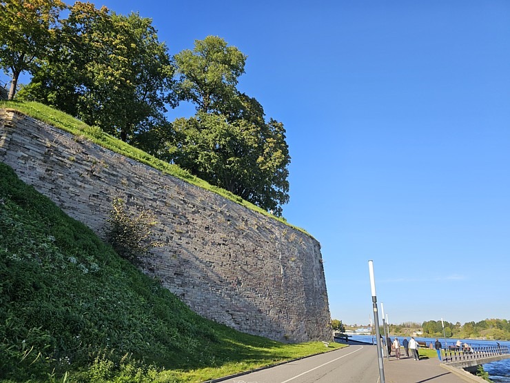 Nr.12 Aplūkojam Igaunijas - Krievijas robežu starp Narvu un Ivangorodu. Sadarbībā ar «Active Travel» un Idaviru 378829
