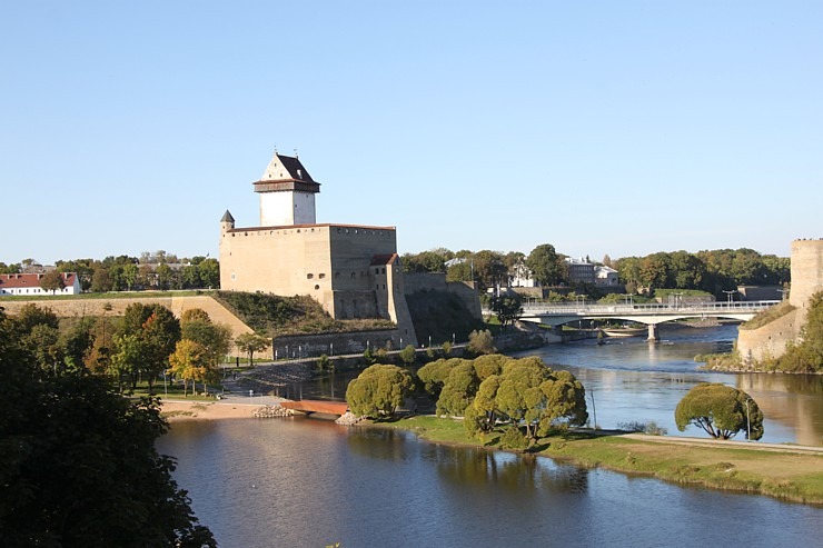 Nr.12 Aplūkojam Igaunijas - Krievijas robežu starp Narvu un Ivangorodu. Sadarbībā ar «Active Travel» un Idaviru Nr.12 Aplūkojam Igaunijas - Krievijas robežu starp Narvu un Ivangorodu. Sadarbībā ar «Active Travel» un Idaviru 378848