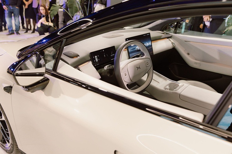 Svinīgā pasākumā atklāj jauno «XPENG Center Riga» autosalonu 378933