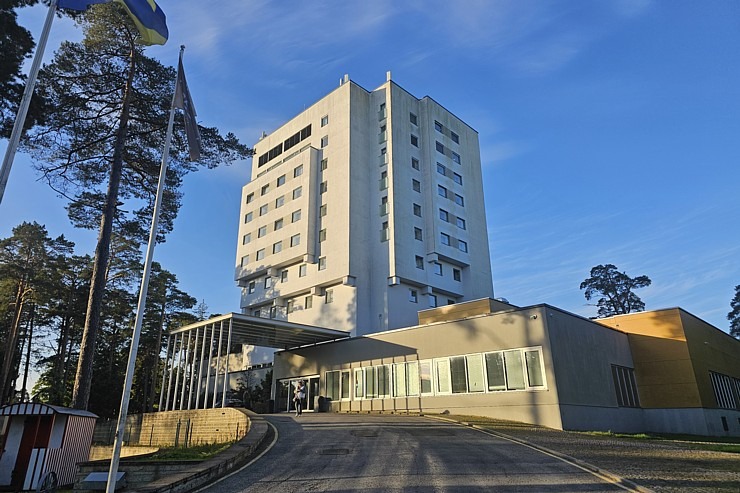 Apmeklējam un nakšnojam Narvas viesnīcā «Meresuu Spa & Hotel». Sadarbībā ar «Active Travel» un Idaviru 379040
