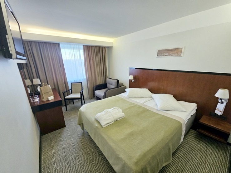 Apmeklējam un nakšnojam Narvas viesnīcā «Meresuu Spa & Hotel». Sadarbībā ar «Active Travel» un Idaviru 379042