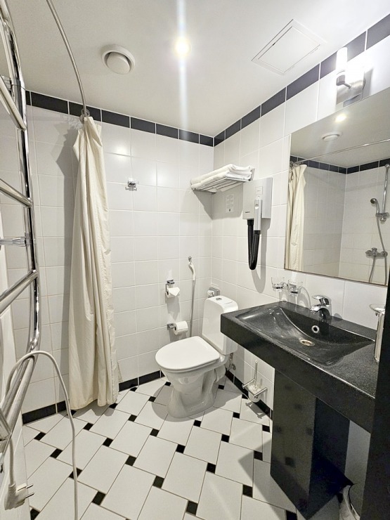 Apmeklējam un nakšnojam Narvas viesnīcā «Meresuu Spa & Hotel». Sadarbībā ar «Active Travel» un Idaviru 379046
