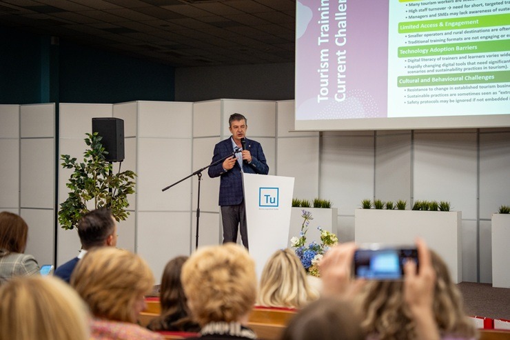 Biznesa augstskolā «Turība» norisinās tūrisma konference «Tūrisma attīstības recepte: ilgtspējība, atbildība, drošība» Biznesa augstskolā «Turība» norisinās tūrisma konference «Tūrisma attīstības recepte: ilgtspējība, atbildība, drošība» 379093