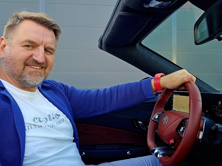 Ar jauno «MG Cyberster» viss ir citādi - braukšanas prieks un burvīgas emocijas. Sadarbībā ar auto centru AutoBrava 379258