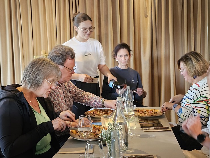 Iepazīstam un izgaršojam restorānu «Stacija Vaivari Kitchen» Jūrmalas Restorānu nedēļas ietvaros. Sadarbībā ar VisitJurmala.lv Iepazīstam un izgaršojam restorānu «Stacija Vaivari Kitchen» Jūrmalas Restorānu nedēļas ietvaros. Sadarbībā ar VisitJurmala.lv 379281