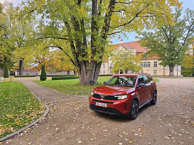 Sadarbībā ar auto nomu «SIXT Latvija» (Opel Frontera 27 eiro dienā) apceļojam Mālpils muižu 379501