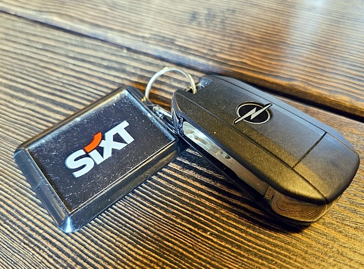 Sadarbībā ar auto nomu «SIXT Latvija» (Opel Frontera 27 eiro dienā) apceļojam Mālpils muižu 379508