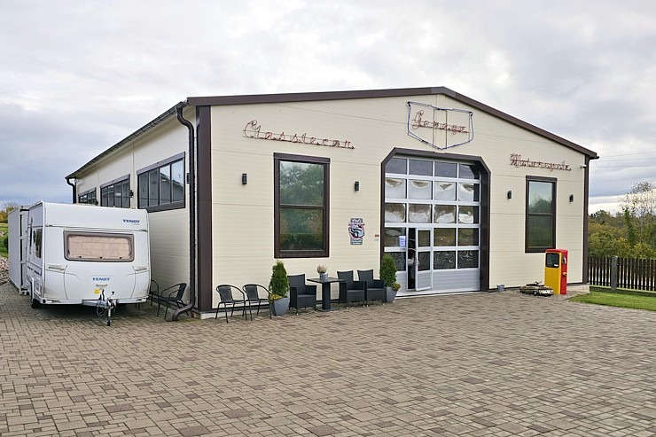 Apmeklējam Milzkalnes «Classic Car & Motorcycle Garage» muzeju Tukuma novadā 379784