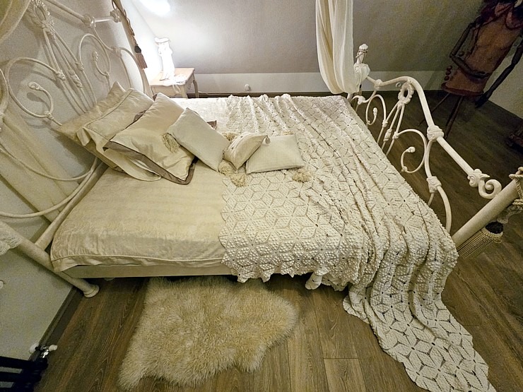 Iepazīstam Kuldīgas Kuldes muižas apartamentus un izbaudām vakariņu pasākumu  Iepazīstam Kuldīgas Kuldes muižas apartamentus un izbaudām vakariņu pasākumu 380022