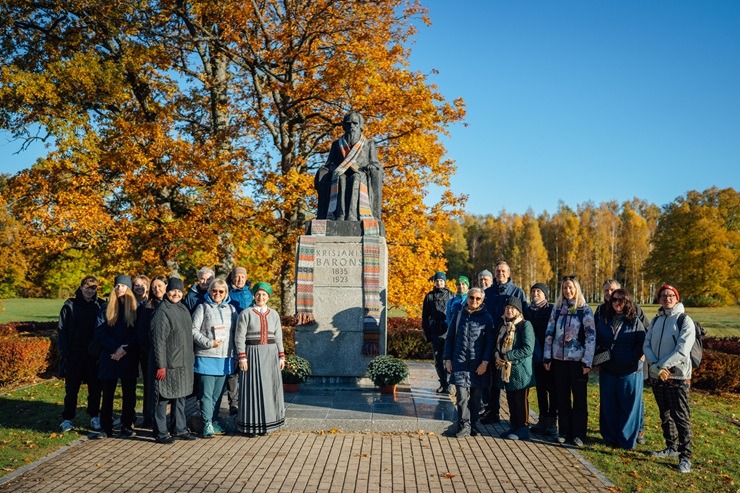 Siguldas novadā ar pārgājienu un talku ieskandina Krišjāņa Barona 190. gadskārtu 380215