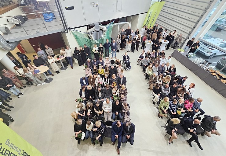 «airBaltic» Pilotu akadēmijas izlaidums ar 11 valstu absolventiem  «airBaltic» Pilotu akadēmijas izlaidums ar 11 valstu absolventiem 380550