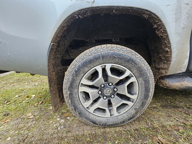 Sadarbībā ar auto nomu «SIXT Latvija» apceļojam Latviju - Toyota Hilux no 53 eiro dienā 381103