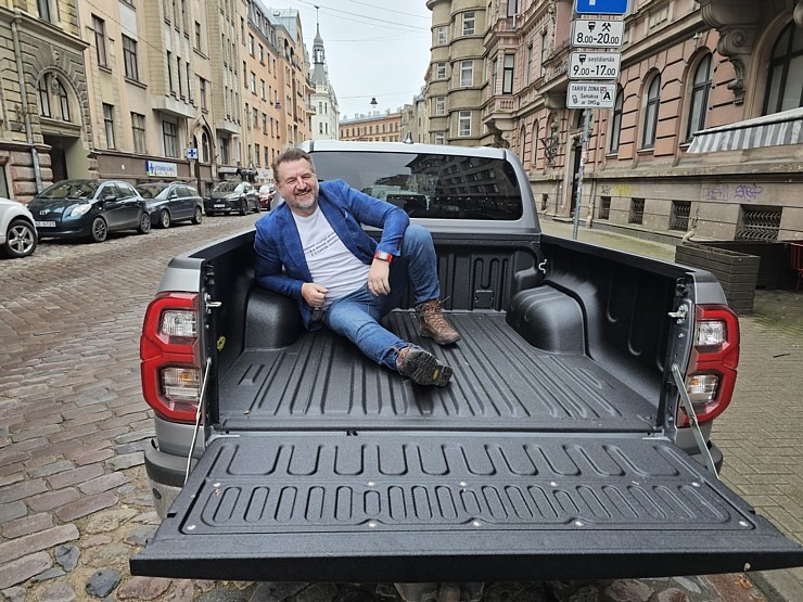 Toyota Hilux ir izcils piedzīvojumu auto, ko piedāvā «SIXT Latvija» no 53 eiro dienā 381148