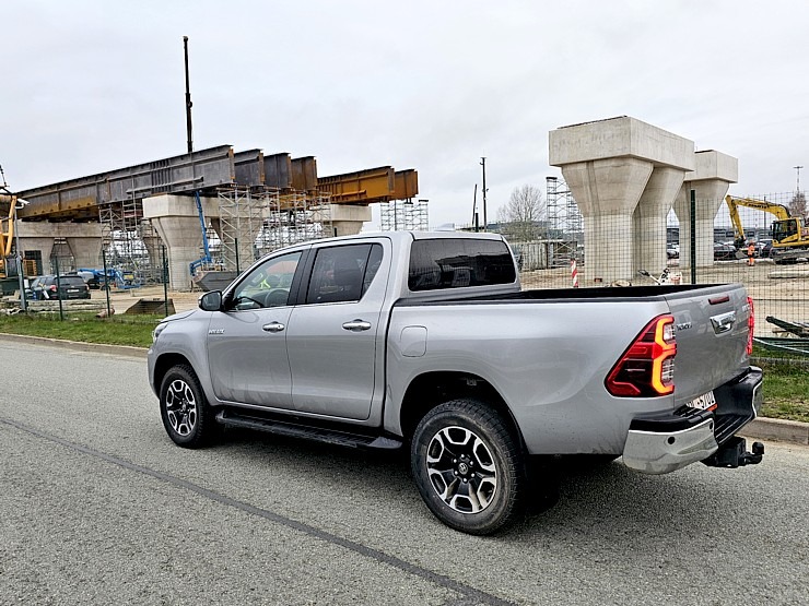 Toyota Hilux ir izcils piedzīvojumu auto, ko piedāvā «SIXT Latvija» no 53 eiro dienā 381149
