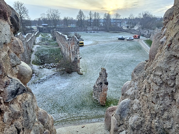 Sadarbībā ar auto nomu «Europcar Latvija» iepazīstam Dobeles pili 381922