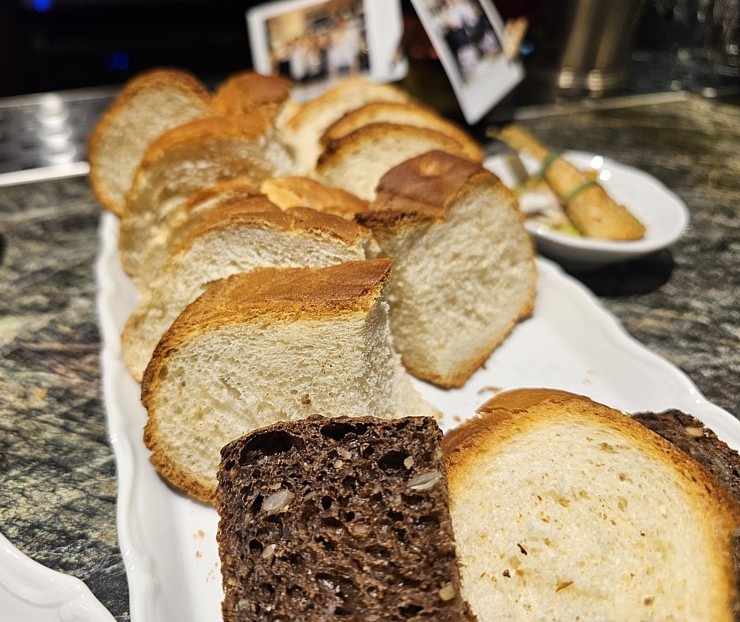 Uz Blaumaņa ielas Rīgā ir atvēries jauns restorāns «Mama Bistro Riga» 382657
